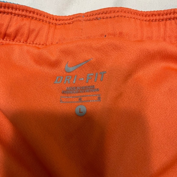 Nike Dri Fit Shorts Size L - Picture 3 of 3
